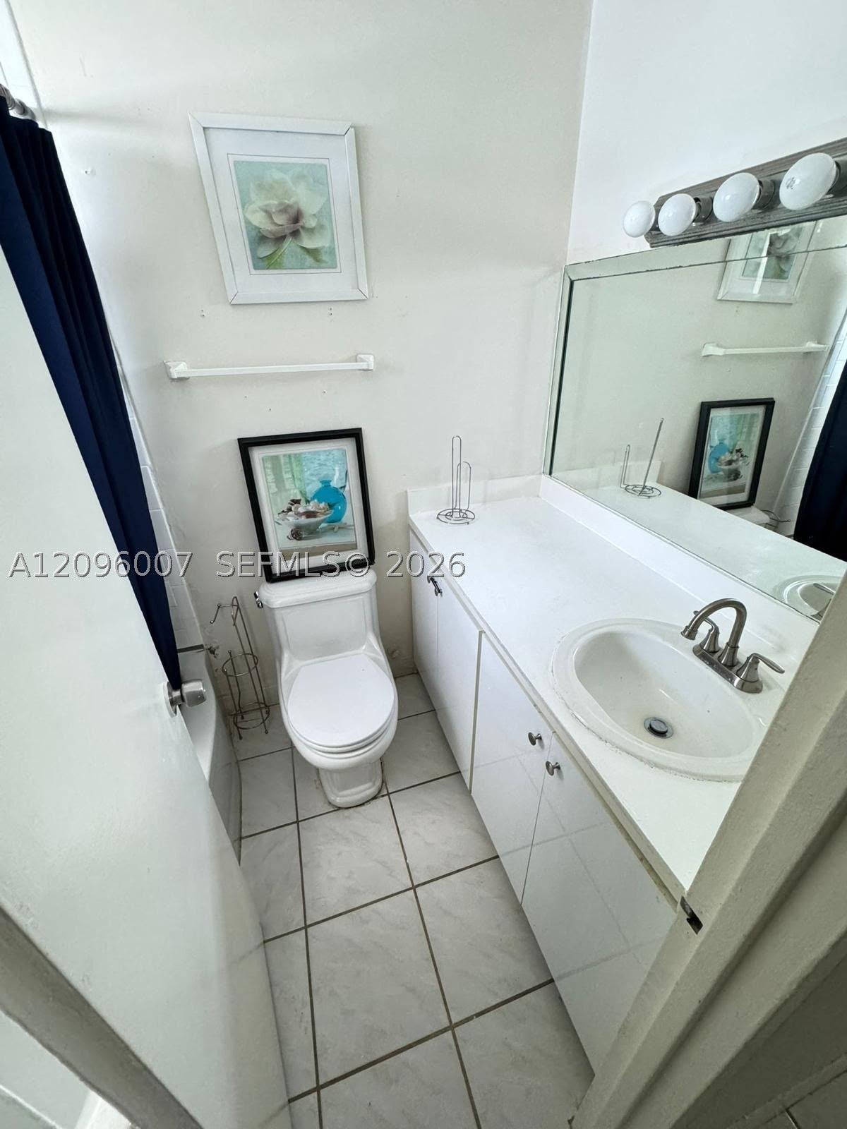7904 W West Dr 1010