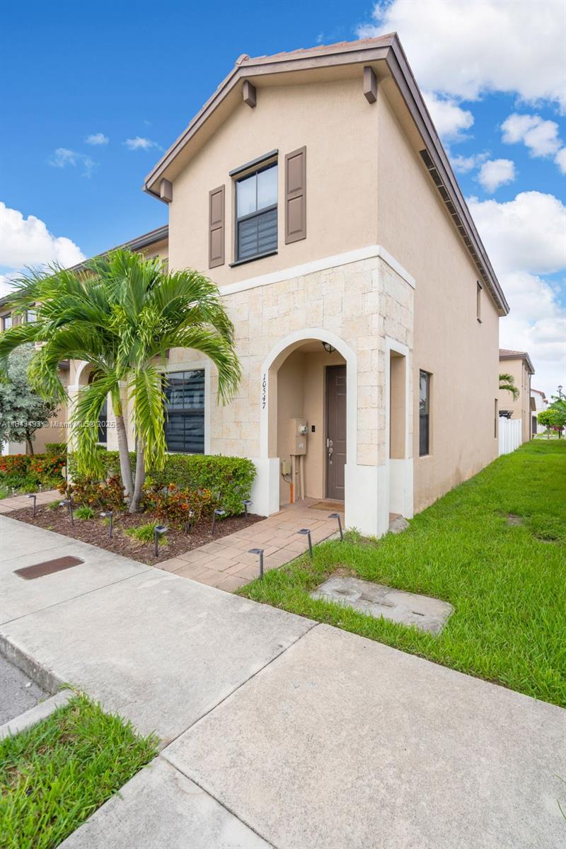 Beautiful Corner Townhome in Sought-After Aquabella Community
This spacious 3-bedroom, 2.5-bath corner unit features brand new flooring and modern appliances—including a washer and dryer. Enjoy the comfort of two assigned parking spaces and the security of a gated community. Aquabella offers resort-style amenities including a kiddie water park, clubhouse, and more, perfect for families and entertaining.