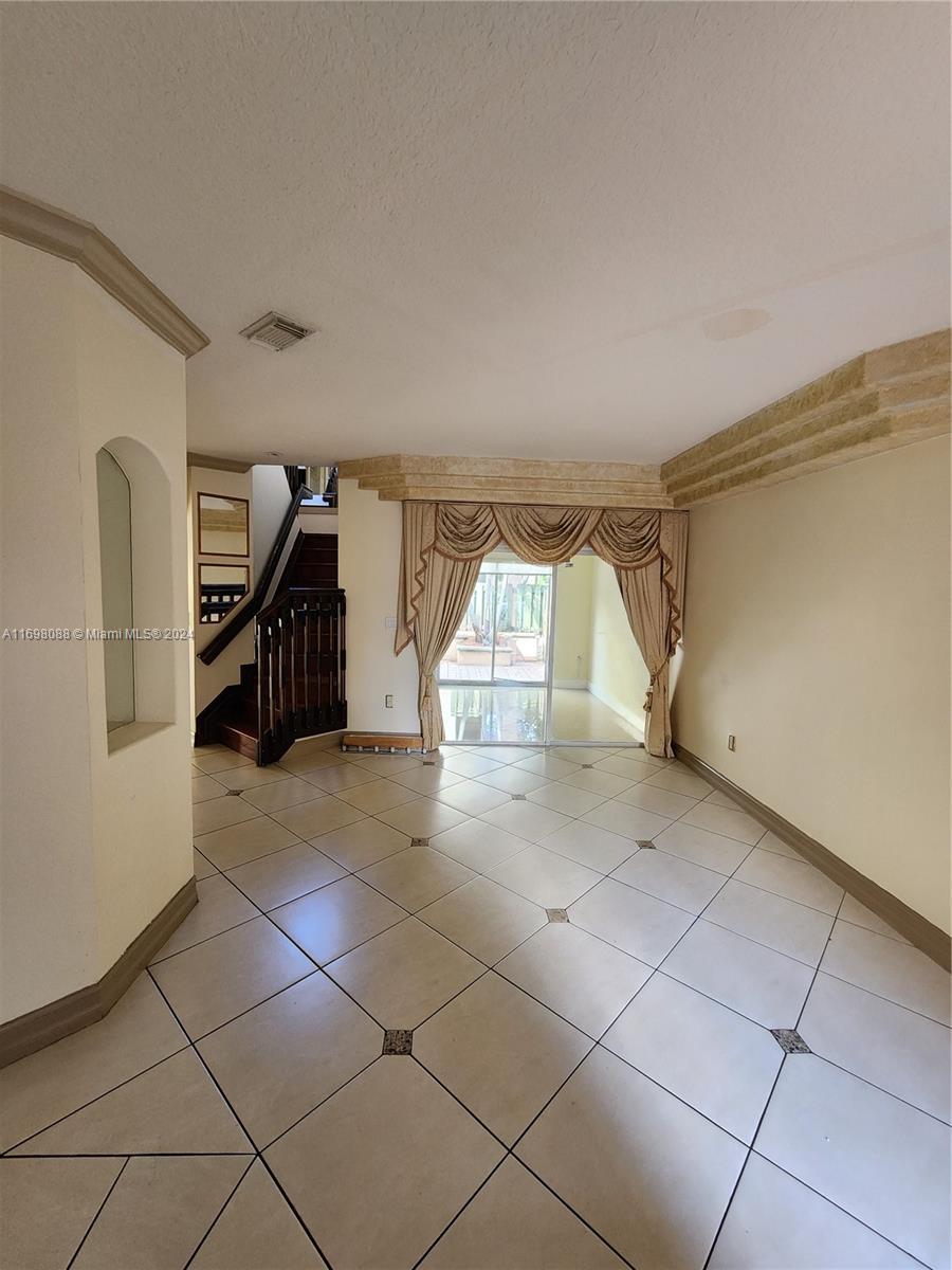 8356 NW 10th St 6D