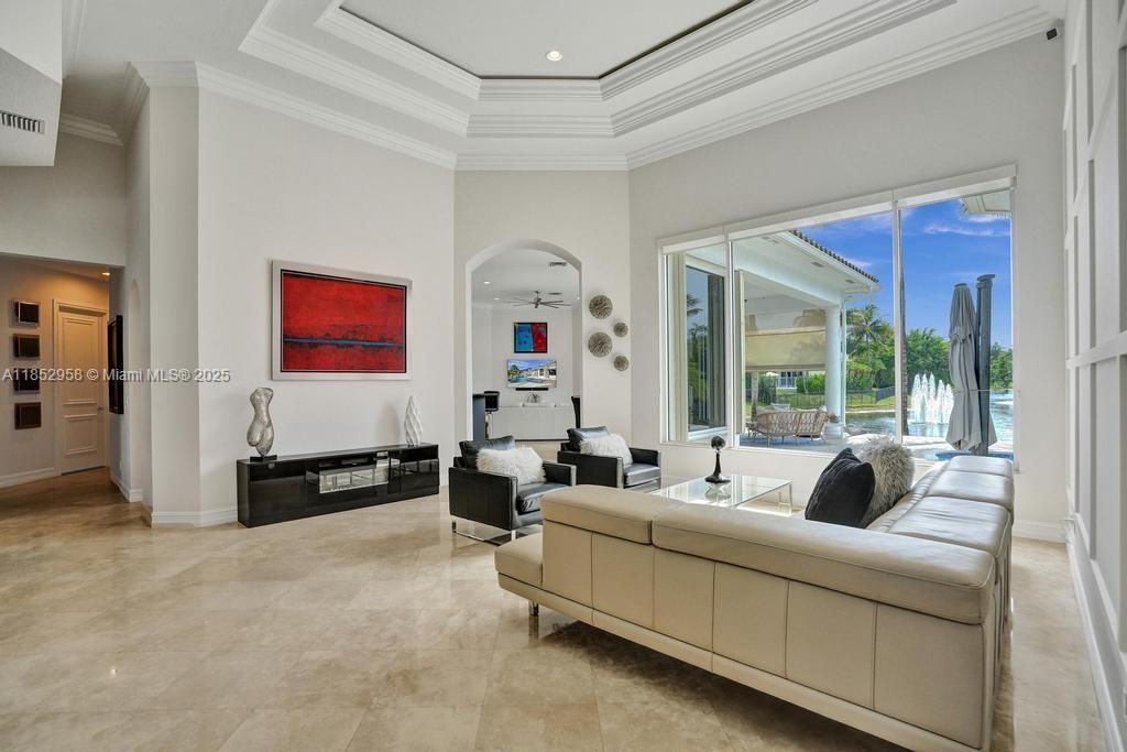 Photo of 711 Baldwin Palm Ave, Plantation, FL 33324 (MLS # A11852958)