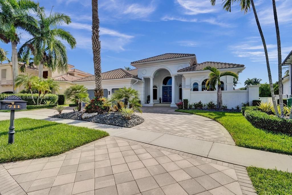 Photo of 711 Baldwin Palm Ave, Plantation, FL 33324 (MLS # A11852958)