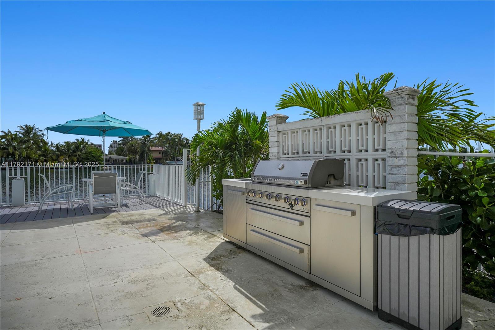 LONDON TOWERS CONDO - Residential Lease