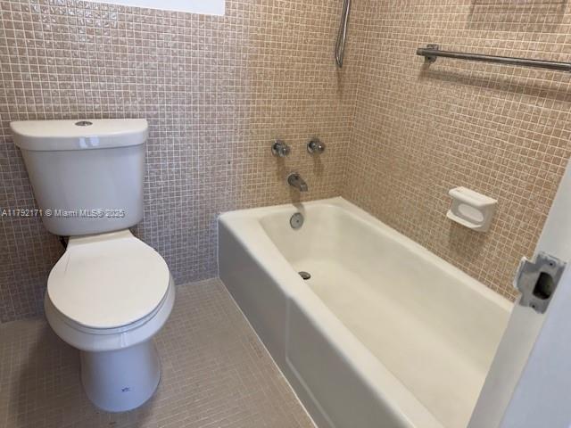 LONDON TOWERS CONDO - Residential Lease