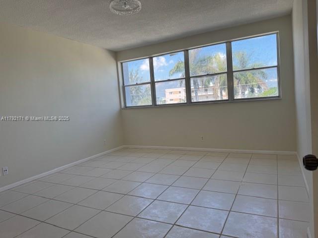 LONDON TOWERS CONDO - Residential Lease