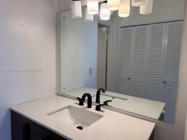 LONDON TOWERS CONDO - Residential Lease