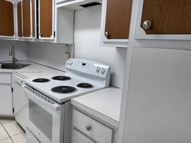 LONDON TOWERS CONDO - Residential Lease