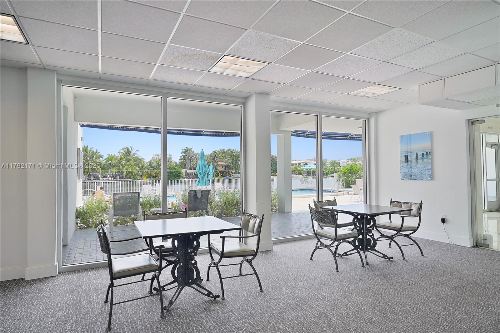 LONDON TOWERS CONDO - Residential Lease