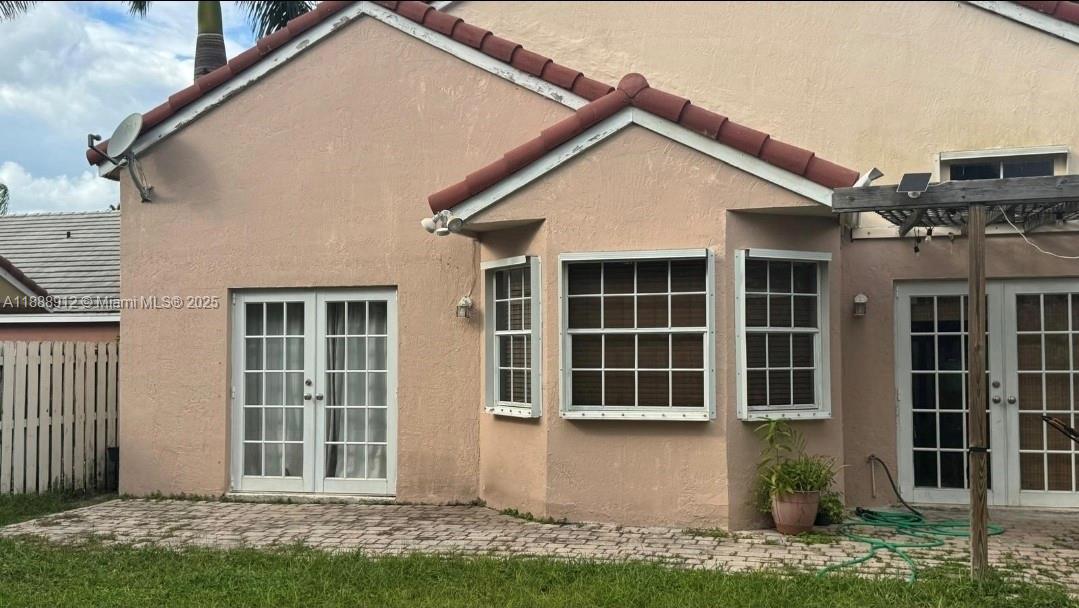 SECTOR 5 - - Residential Lease