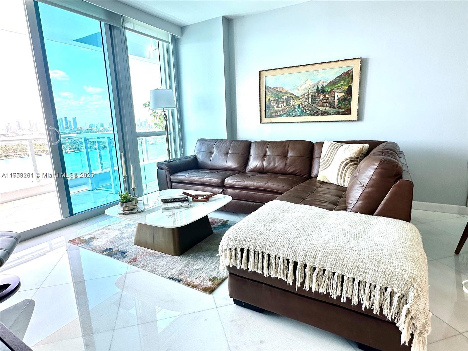 THE BENTLEY BAY CONDO - Residential Lease