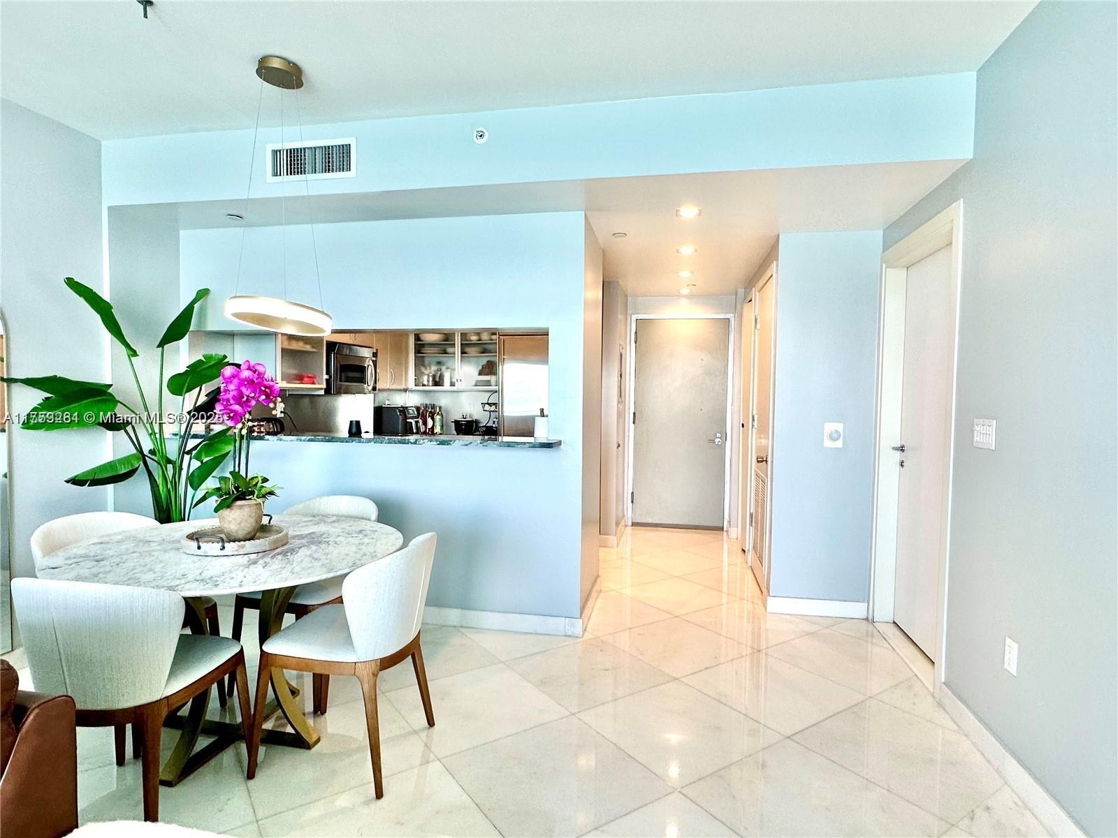 THE BENTLEY BAY CONDO - Residential Lease