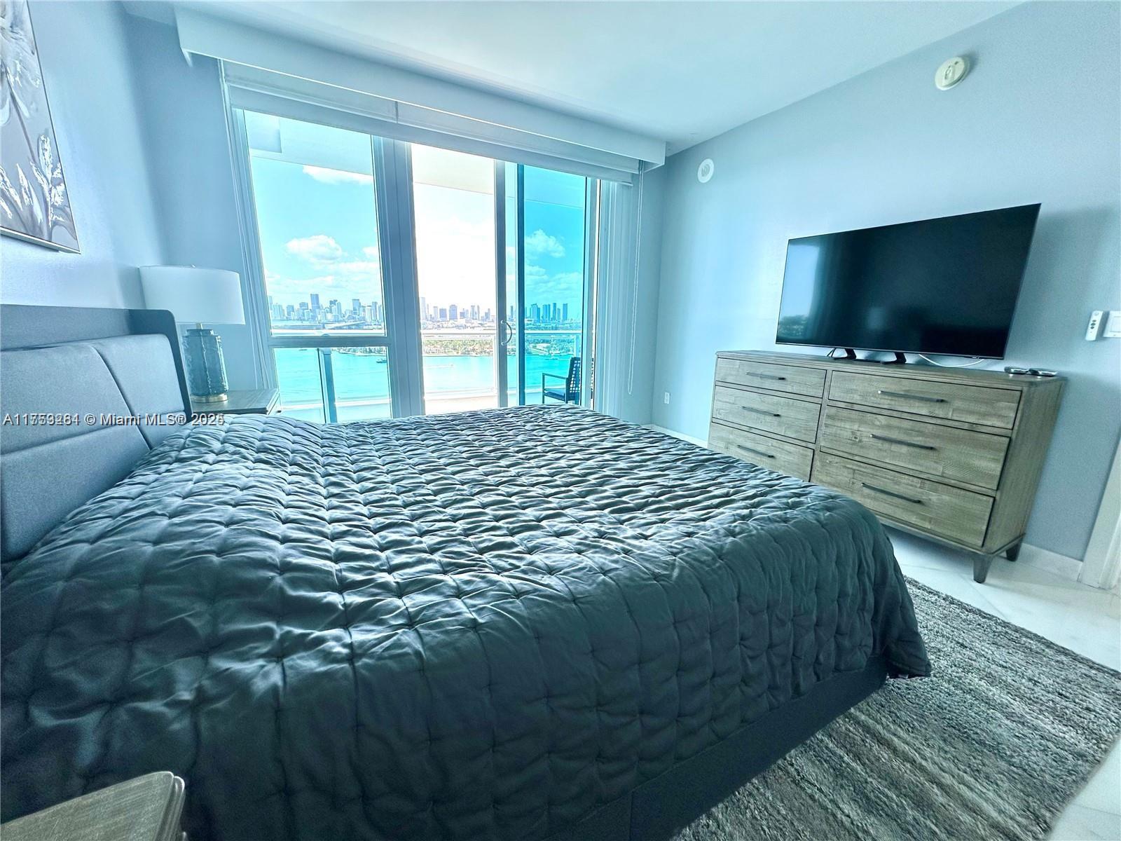 THE BENTLEY BAY CONDO - Residential Lease