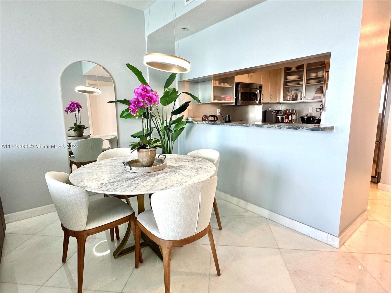 THE BENTLEY BAY CONDO - Residential Lease