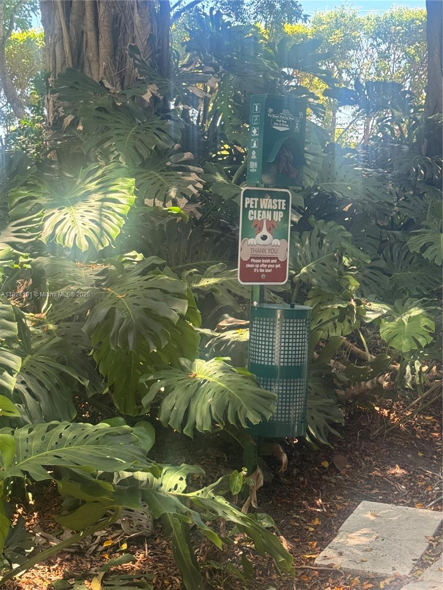 TOWERS OF QUAYSIDE CONDO - Residential