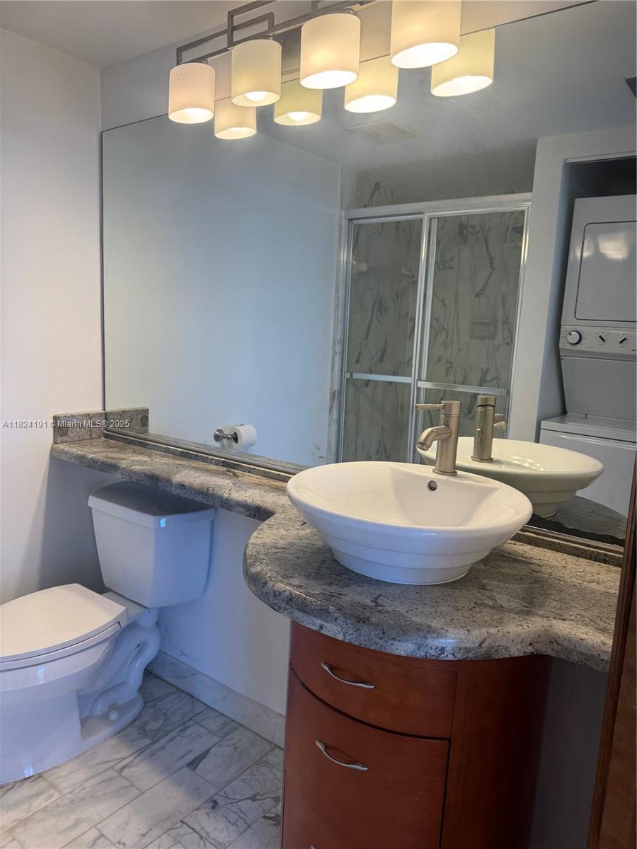 TOWERS OF QUAYSIDE CONDO - Residential