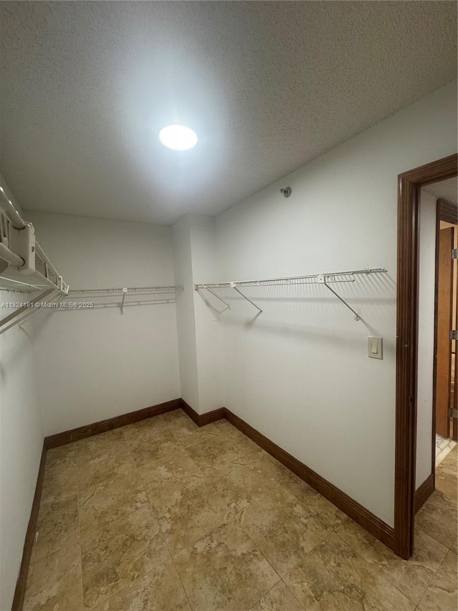 TOWERS OF QUAYSIDE CONDO - Residential