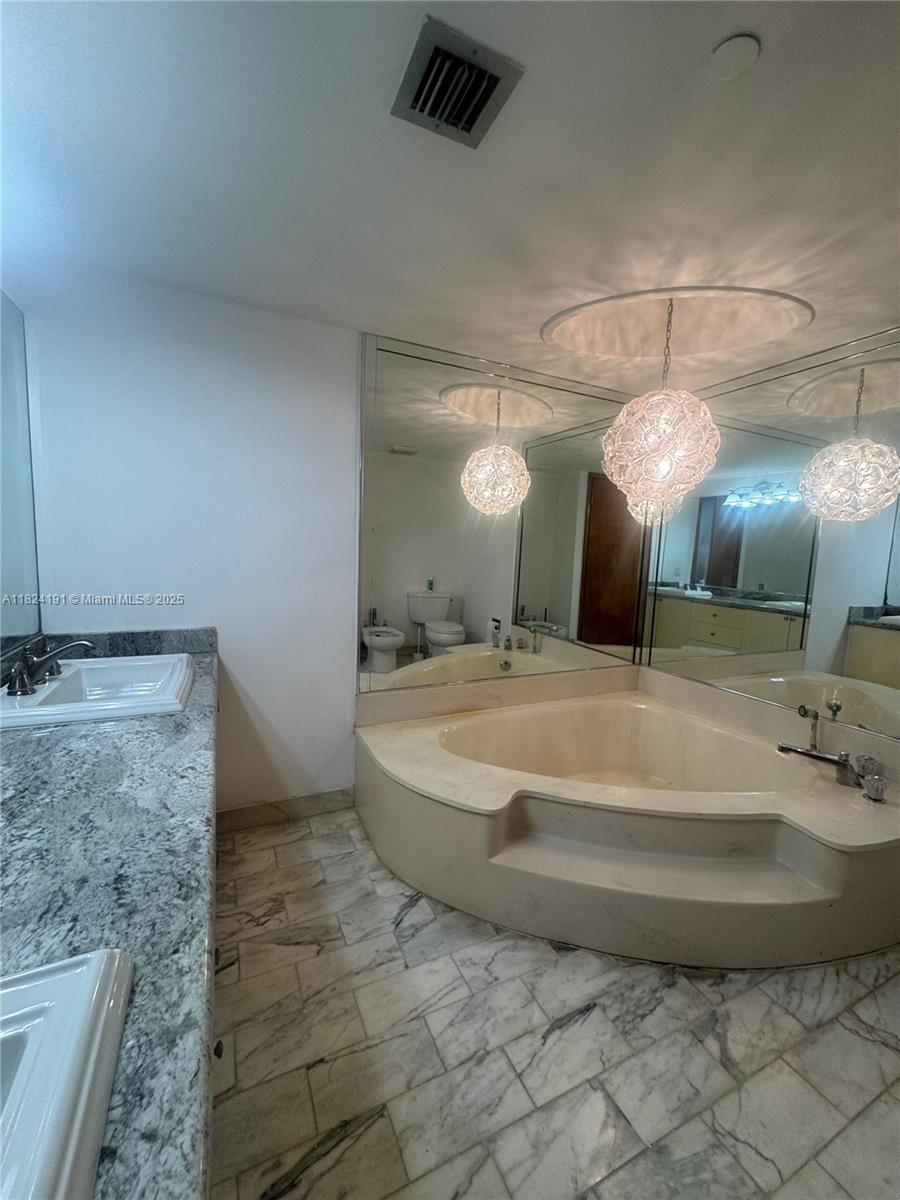 TOWERS OF QUAYSIDE CONDO - Residential