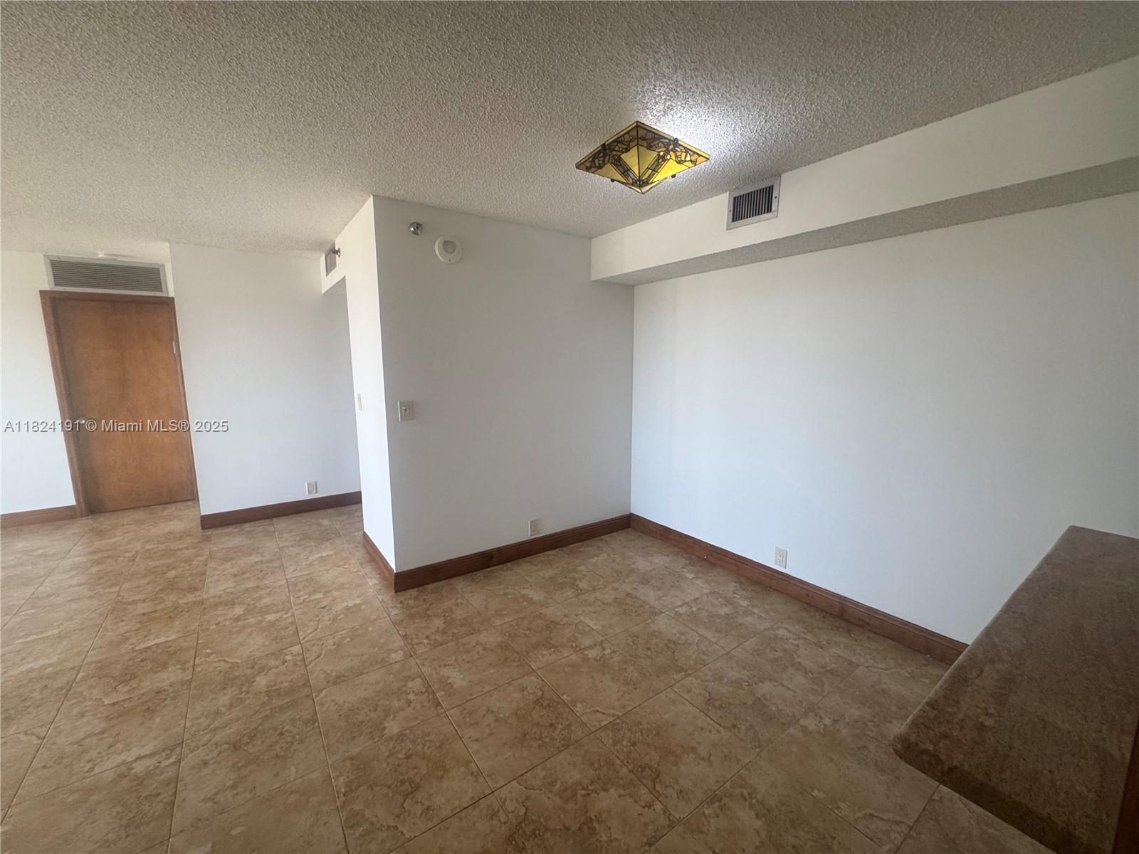 TOWERS OF QUAYSIDE CONDO - Residential