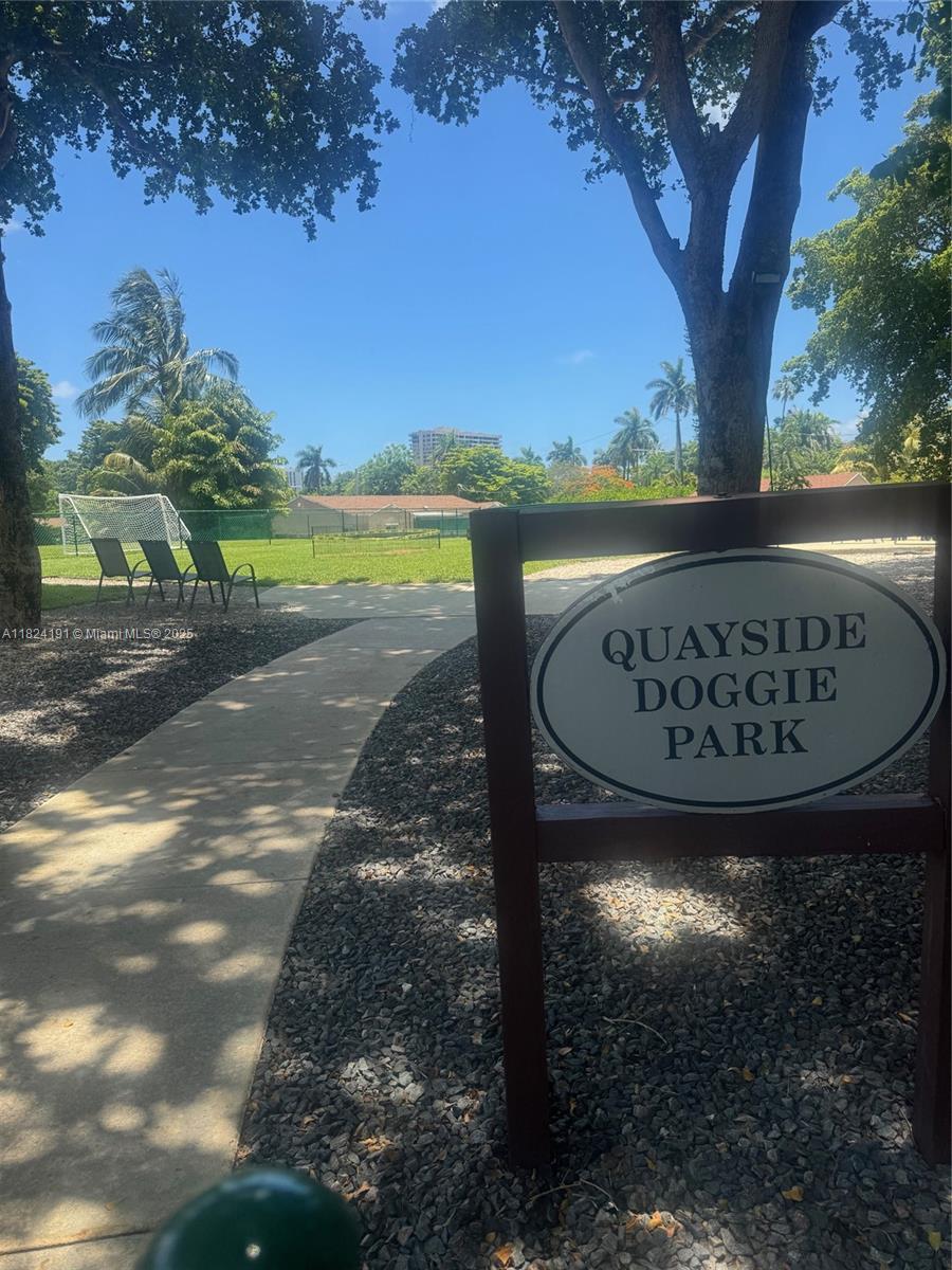 TOWERS OF QUAYSIDE CONDO - Residential