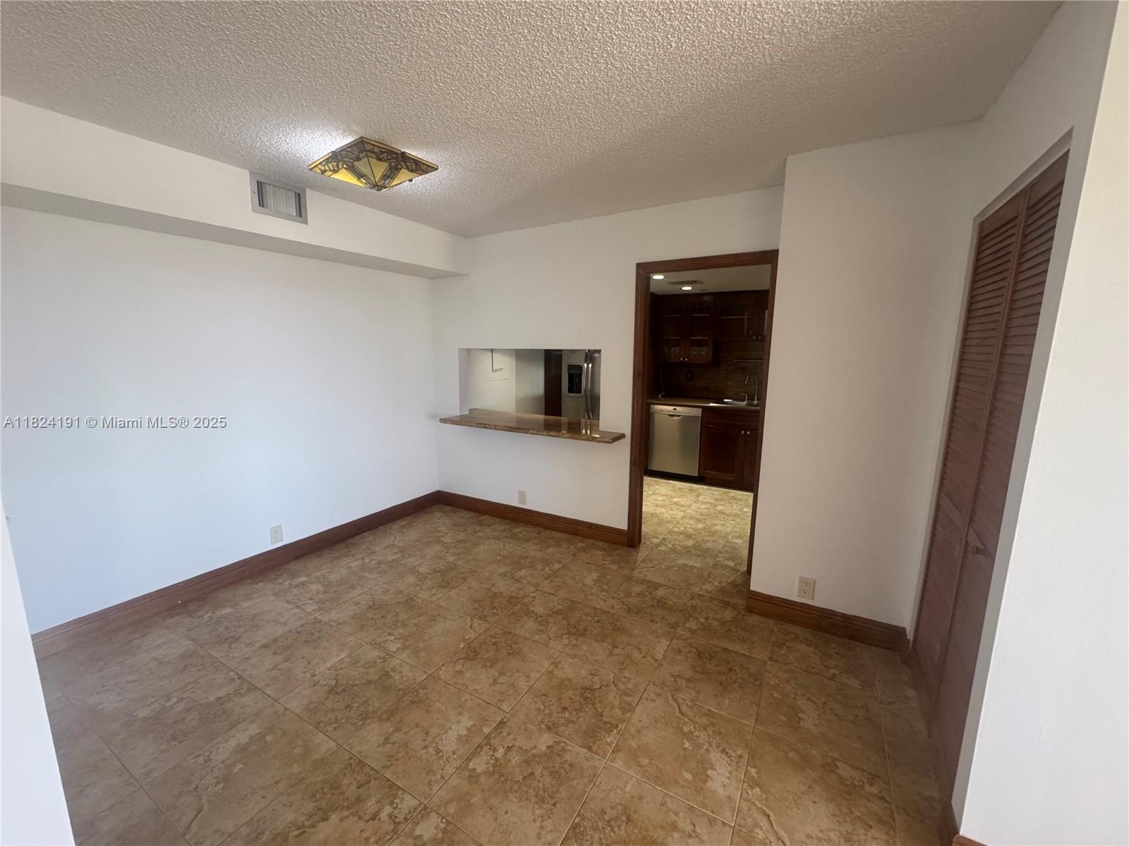 TOWERS OF QUAYSIDE CONDO - Residential