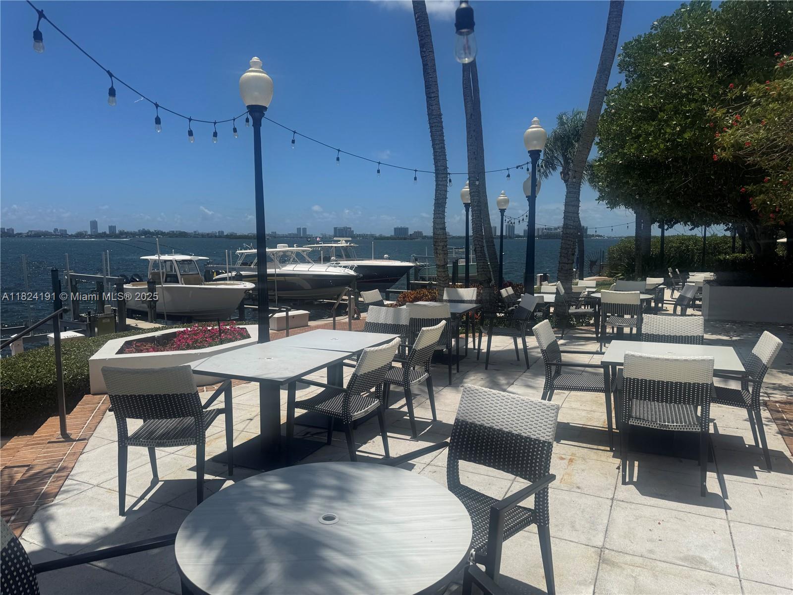 TOWERS OF QUAYSIDE CONDO - Residential