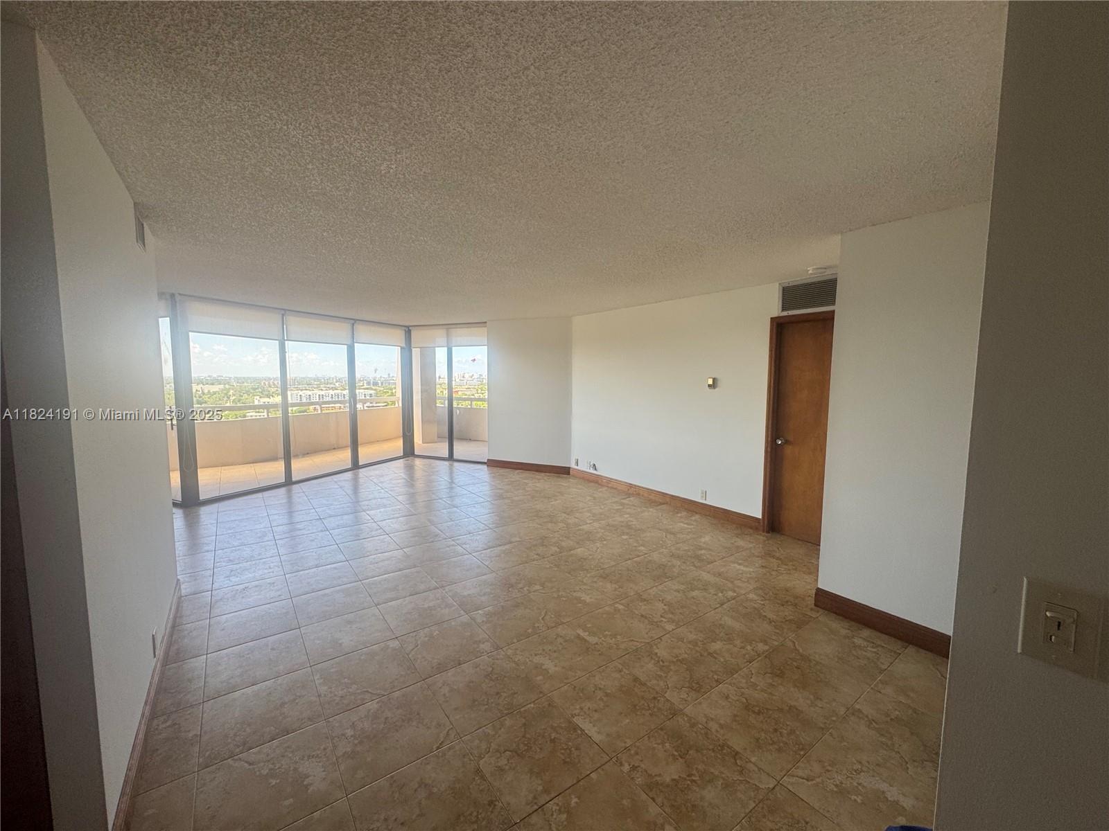 TOWERS OF QUAYSIDE CONDO - Residential