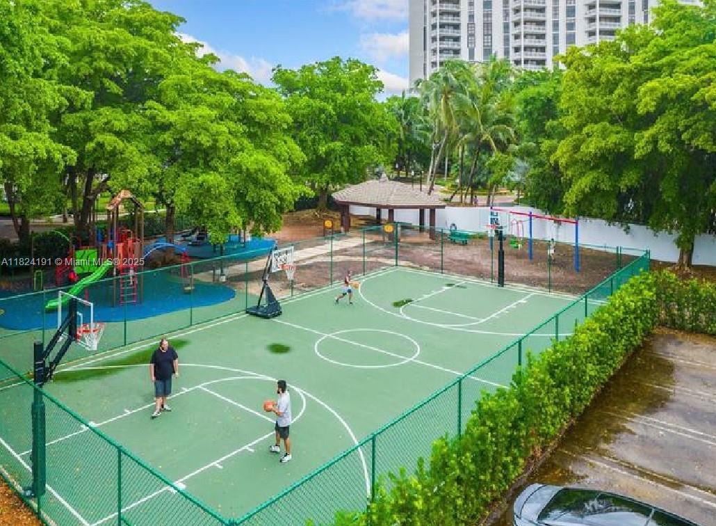 TOWERS OF QUAYSIDE CONDO - Residential