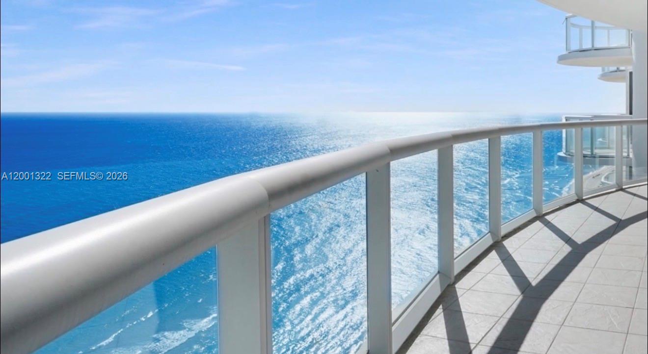 6365 Collins Ave 2702