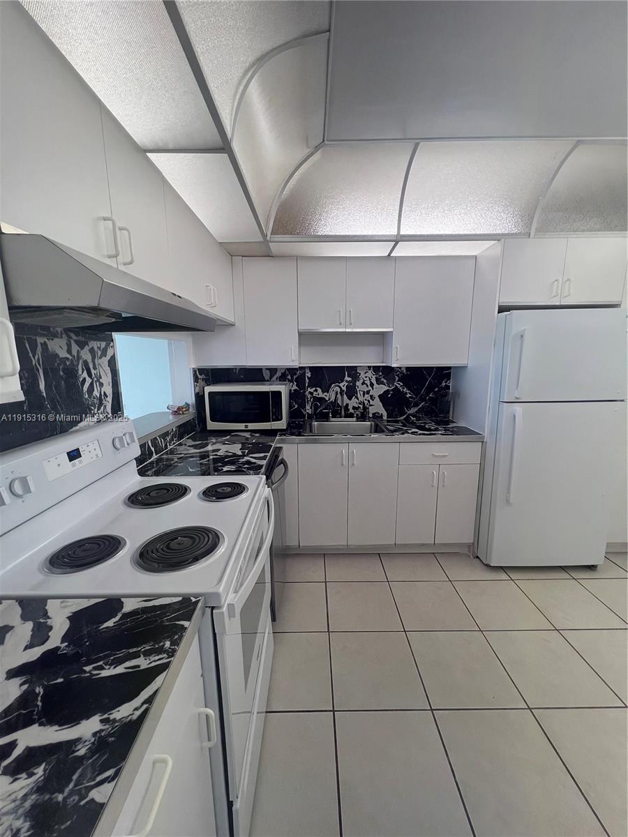 SEVENTH MOORINGS CONDOMIN - Residential