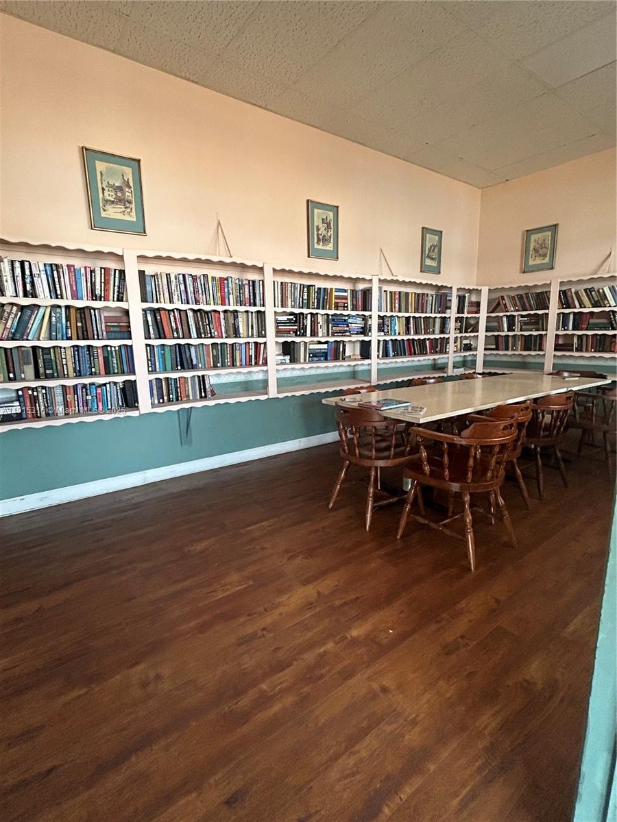 SEVENTH MOORINGS CONDOMIN - Residential