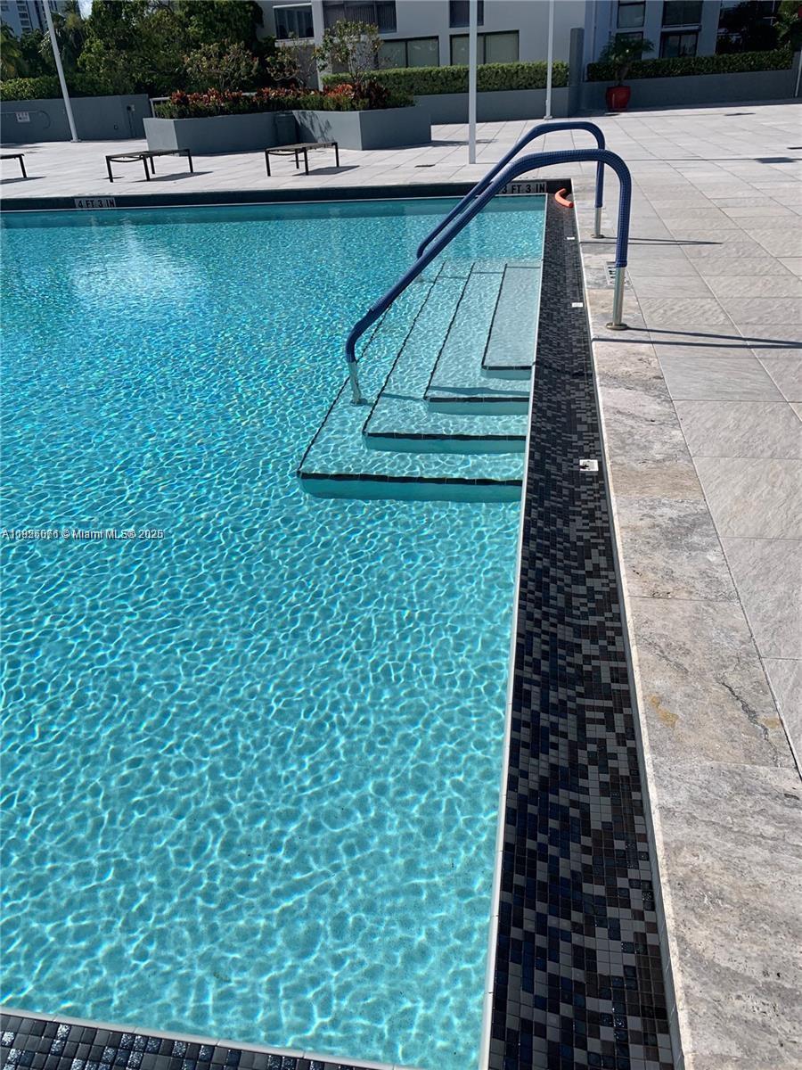 AVENTURA ELDORADO CONDO - Residential