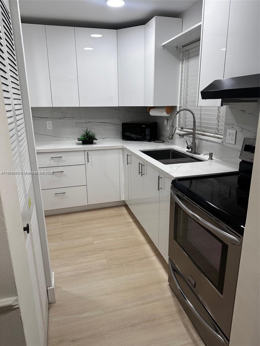 COUNTRY GARDENS CONDO - Residential Lease