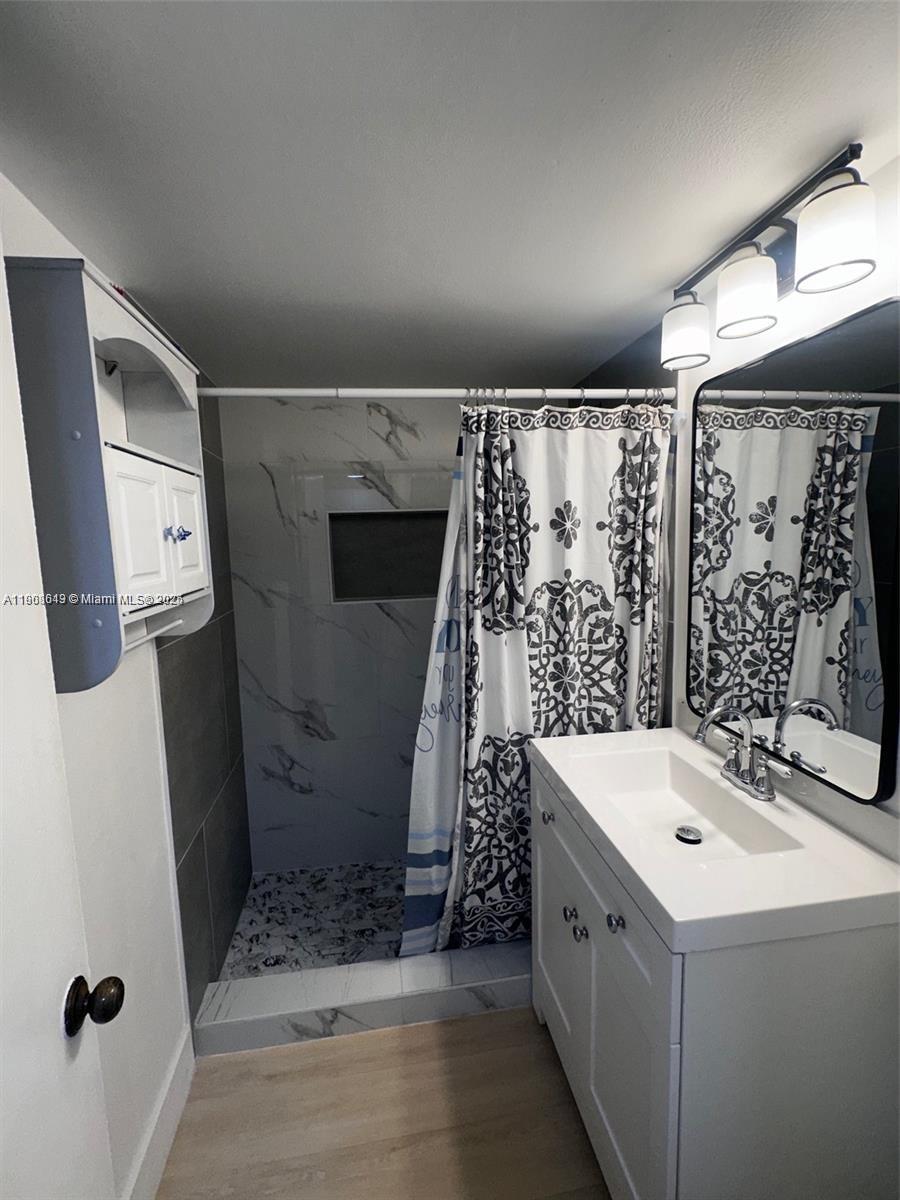 COUNTRY GARDENS CONDO - Residential Lease