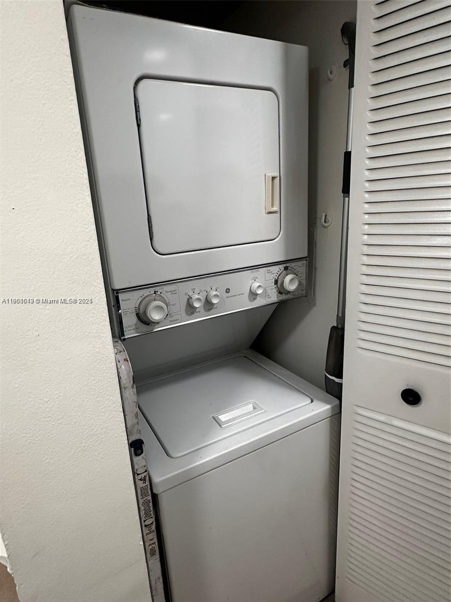 COUNTRY GARDENS CONDO - Residential Lease