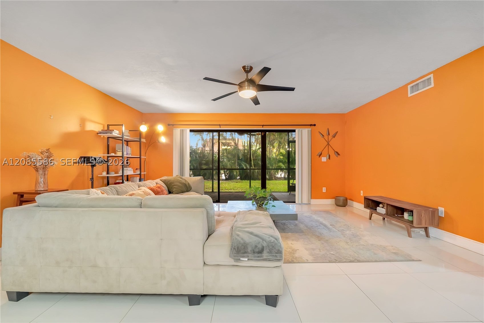601 Ives Dairy Rd 105-8, Miami, FL, 33179/$245,000 3 601 Ives Dairy Rd 105-8
