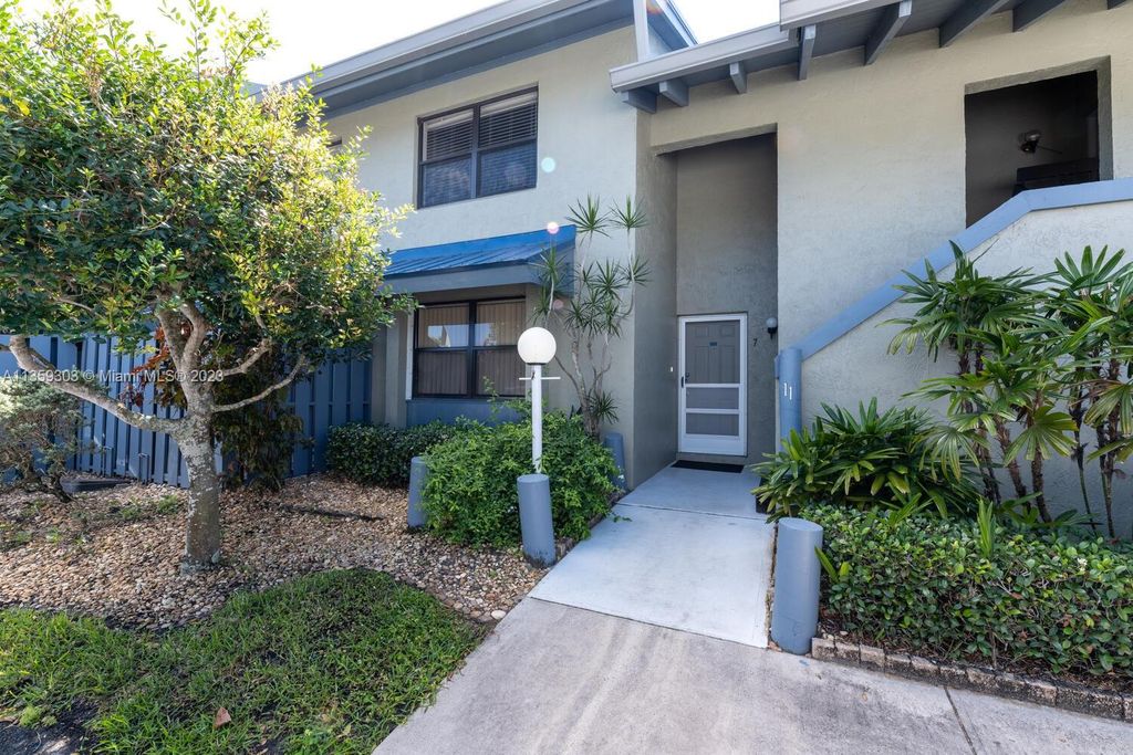 Photo of 1401 NE 14th Ct #O-7, Jensen Beach, FL 34957 (MLS # A11359303)