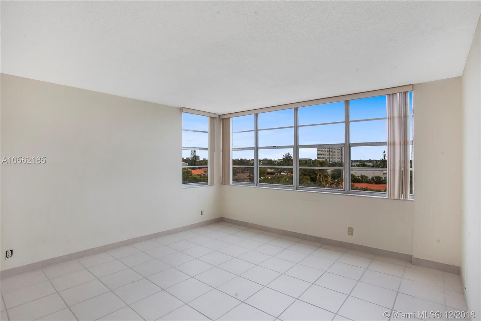 BAYVIEW TOWERS CONDO SOUT - Residential