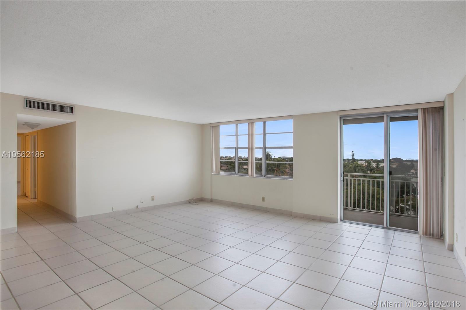 BAYVIEW TOWERS CONDO SOUT - Residential