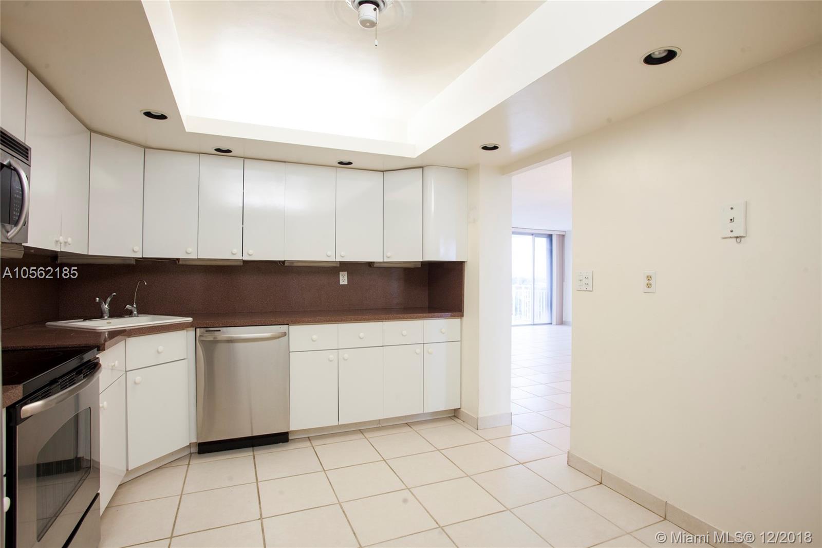 BAYVIEW TOWERS CONDO SOUT - Residential