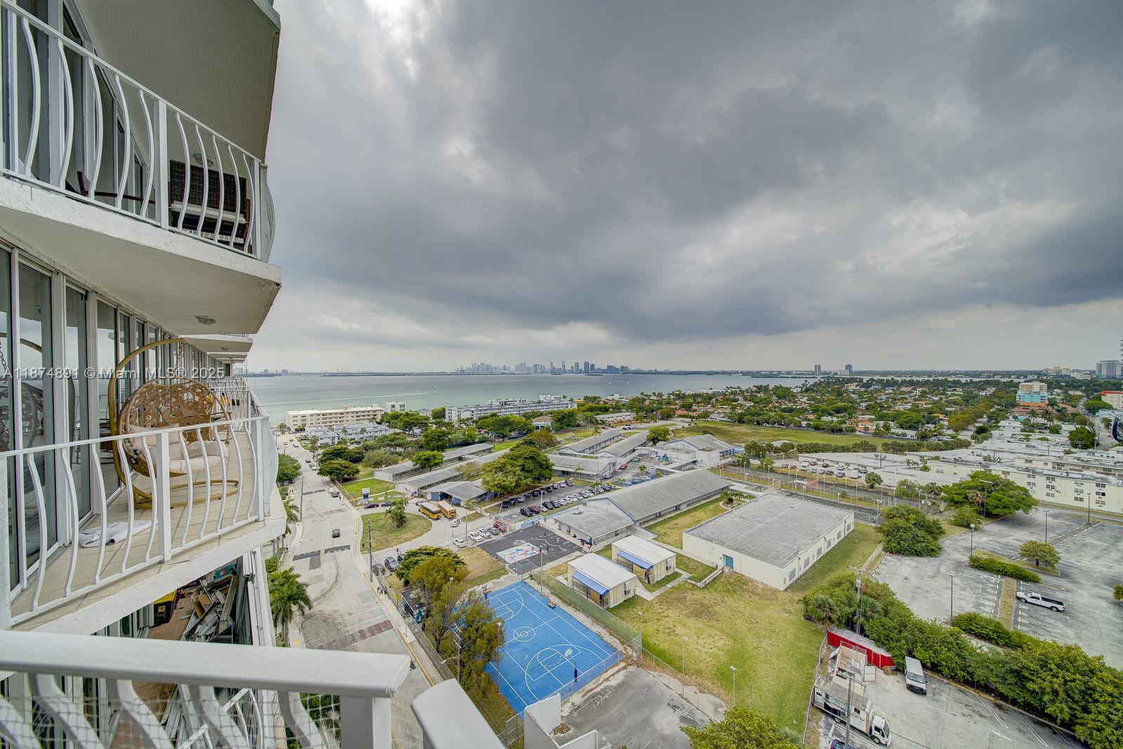 THE GRANDVIEW PALACE COND - Residential