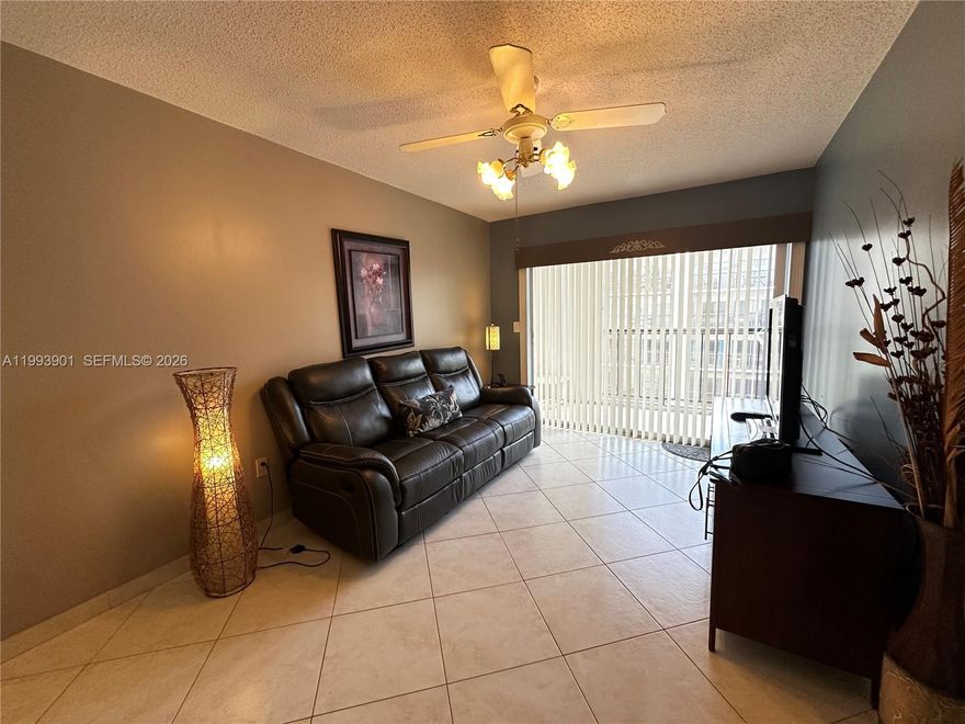 Beautiful and bright furnished unit located in the heart of Sunny Isles, just minutes from the beach. This 1-bedroom + den, 1-bathroom residence features a spacious layout, with the den currently used as a second bedroom. The unit offers an updated kitchen, modern finishes, and plenty of natural light throughout. Enjoy a private balcony and a prime location close to shopping, dining, and major roads.

Available now, fully furnished and move-in ready