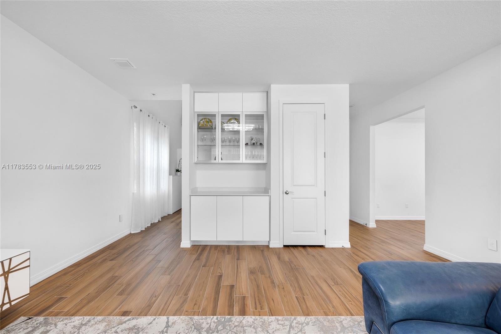 HILLCREST COUNTRY CLUB SO - Residential