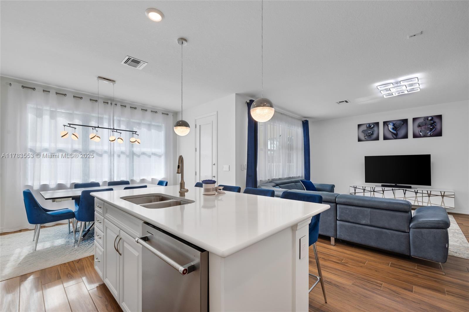 HILLCREST COUNTRY CLUB SO - Residential