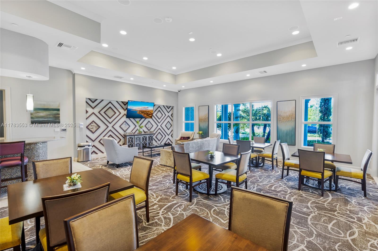 HILLCREST COUNTRY CLUB SO - Residential