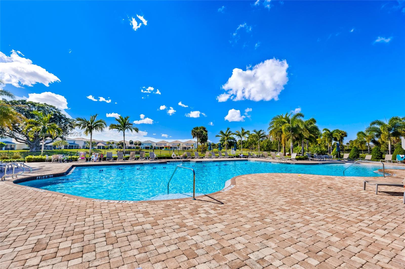 HILLCREST COUNTRY CLUB SO - Residential