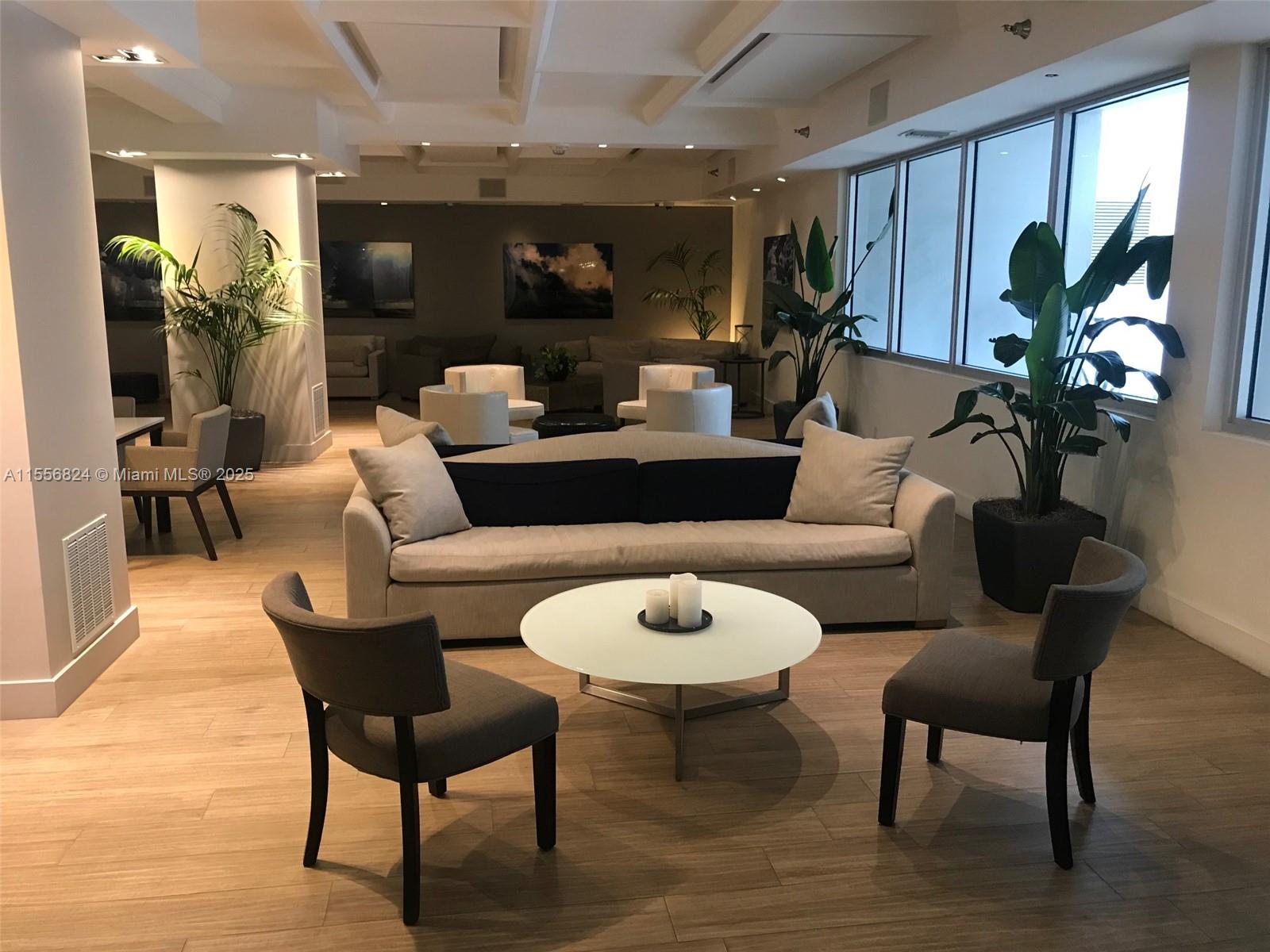 THE DECOPLAGE CONDO - Residential Lease