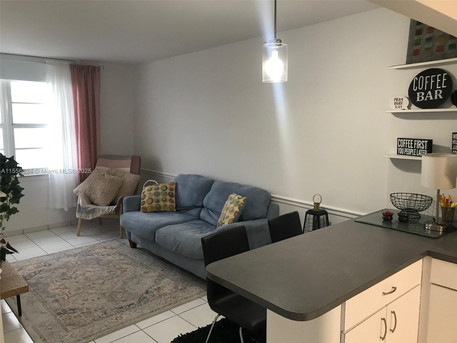 THE DECOPLAGE CONDO - Residential Lease