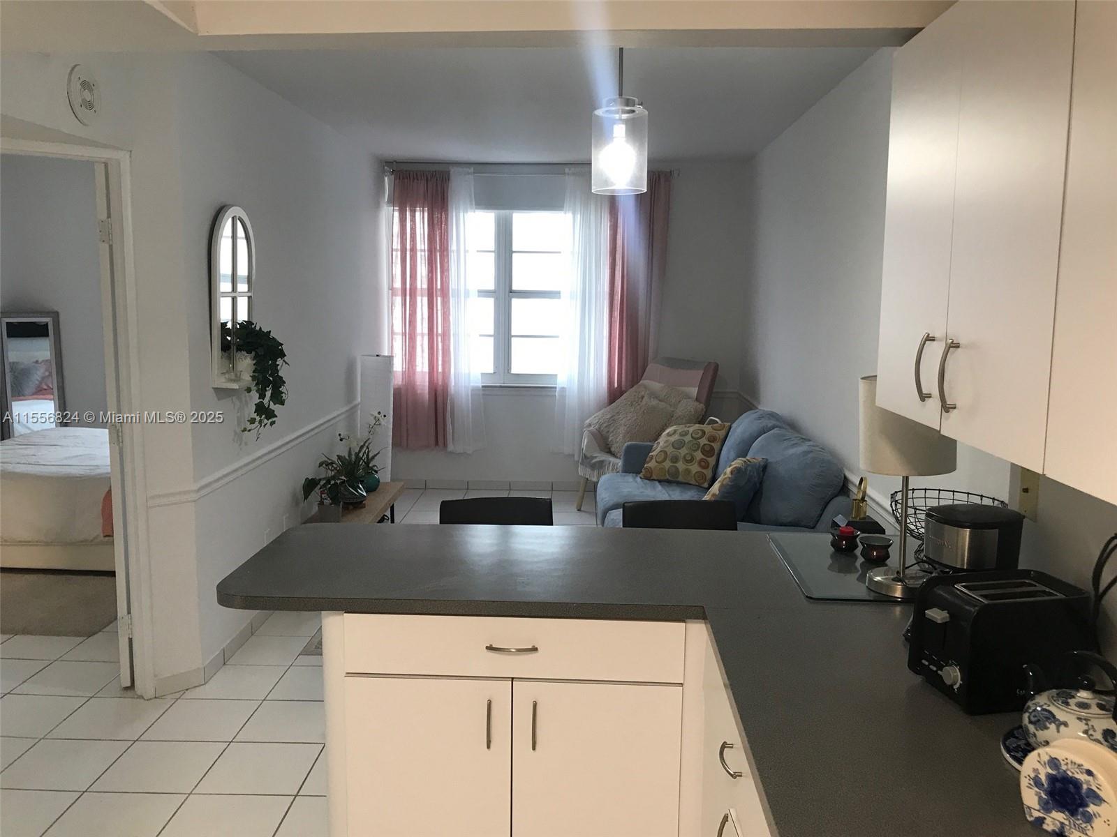 THE DECOPLAGE CONDO - Residential Lease