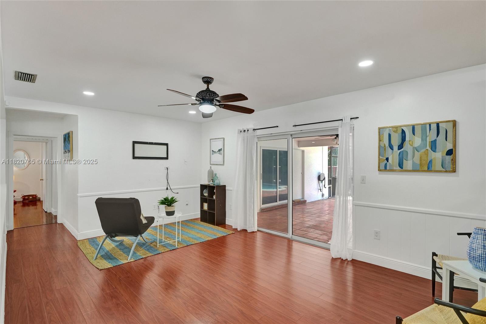 HALLMARK HGTS ESTS 7TH AD - Residential Lease