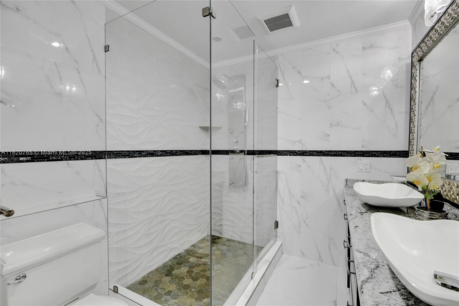 HALLMARK HGTS ESTS 7TH AD - Residential Lease