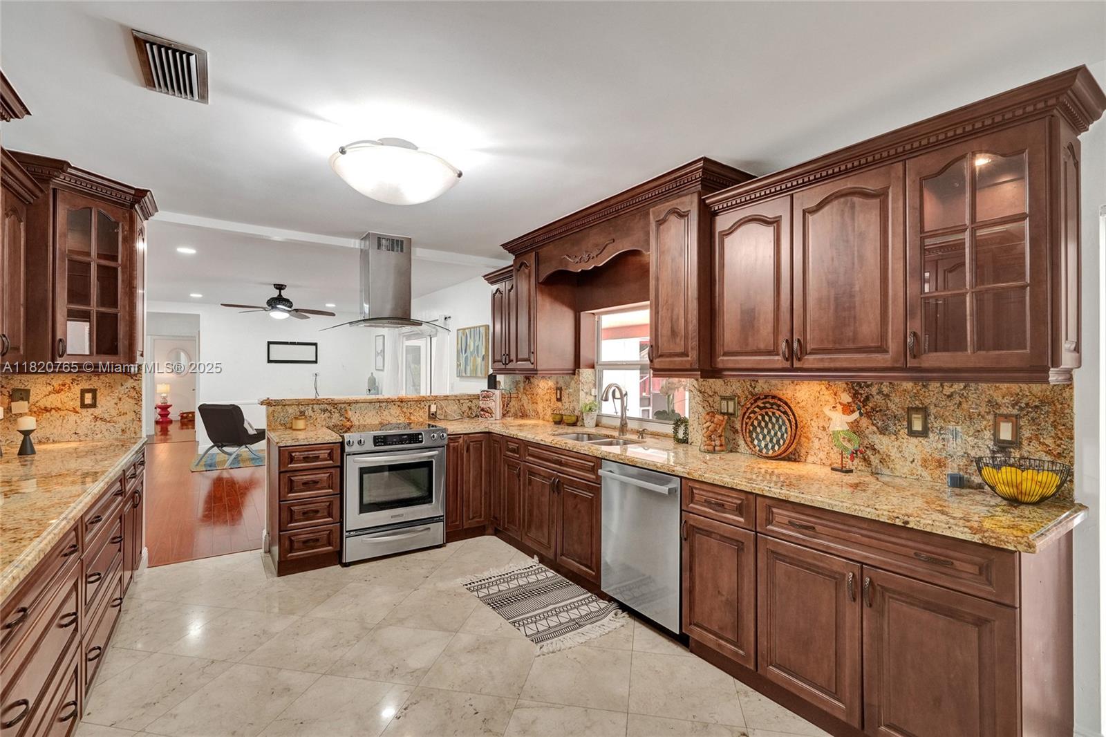 HALLMARK HGTS ESTS 7TH AD - Residential Lease